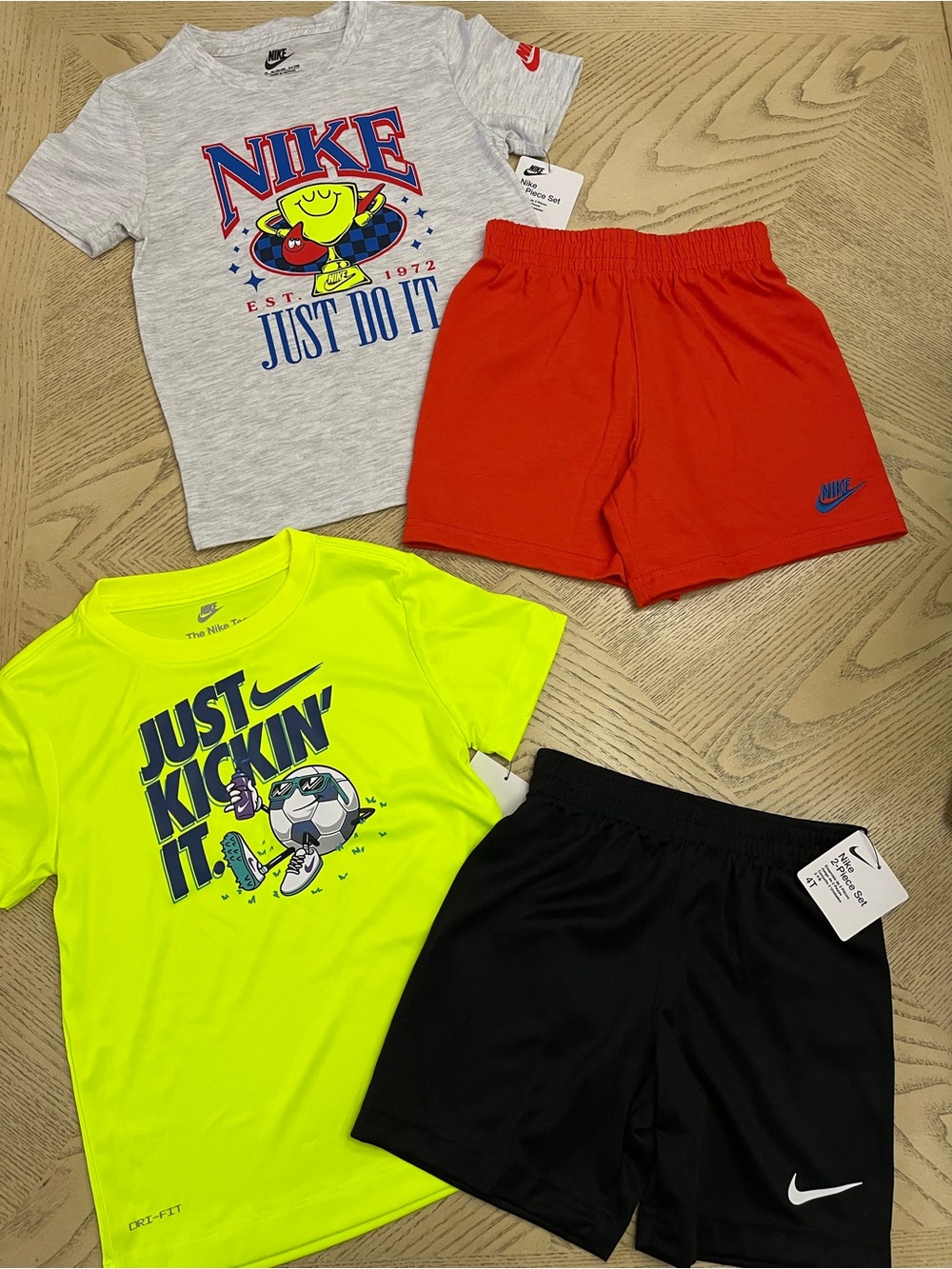 *BUNDLE* Boys Nike Short Sleeve Tees & Shorts Size 4T